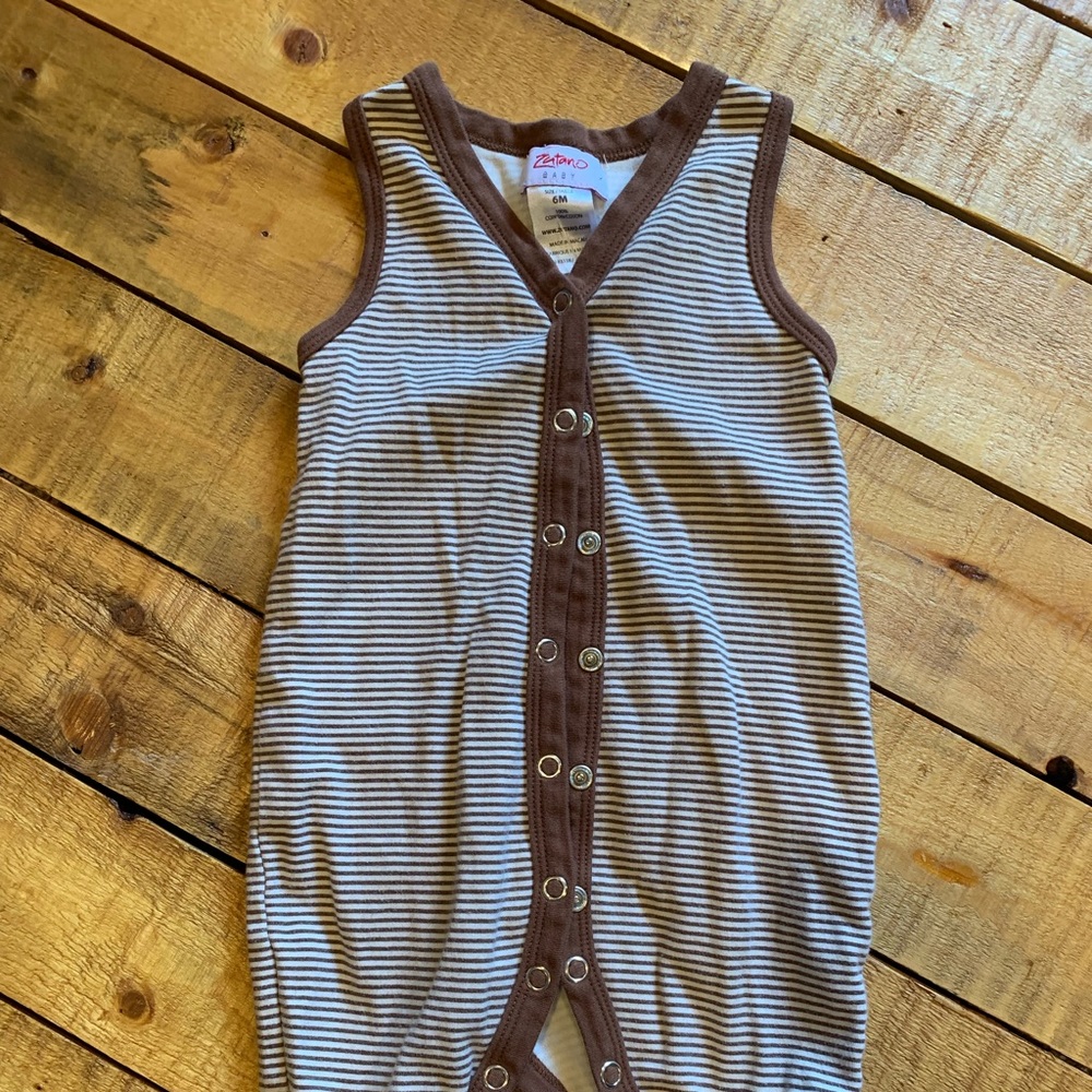 Zutano baby sleeveless snap jumper